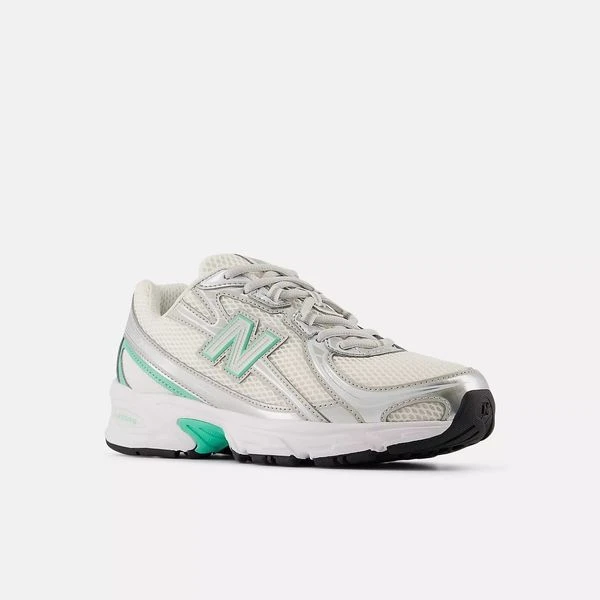 Жіноче взуття New Balance Кросівки New Balance 740 — фото 4