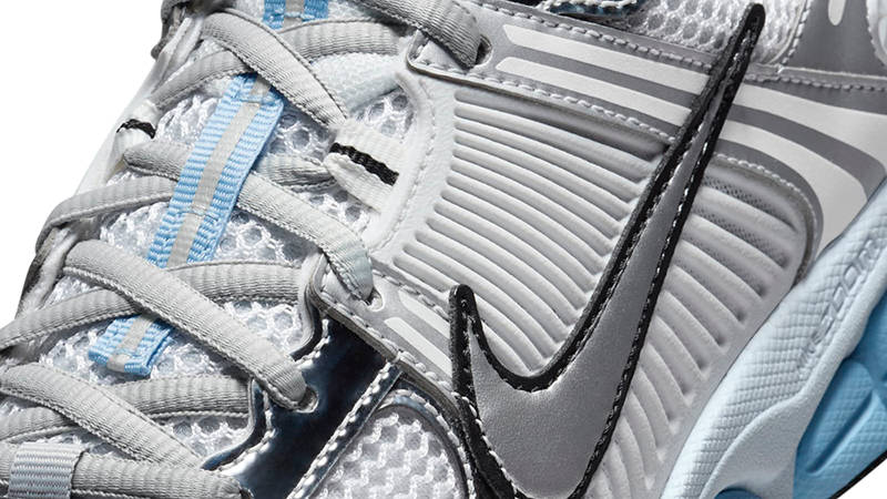 Кросівки жіночі Nike Wmns Air Zoom Vomero 5 'Metallic Silver Blue Tint' — фото 6