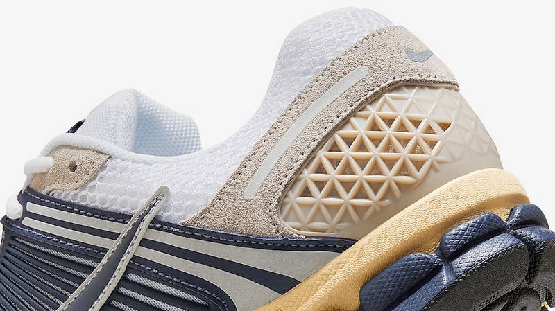 Кросівки чоловічі Nike Zoom Vomero 5 *Since 1972* "White / Thunder Blue / Cream Ii" (HF4259-100) — фото 7