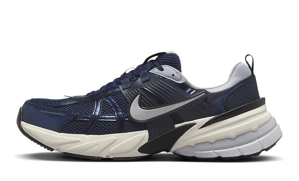 Кросівки для бігу чоловічі Nike V2k Run (HJ4497-400) — фото 1