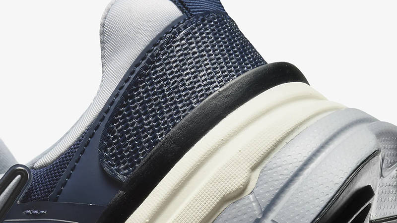 Кросівки для бігу чоловічі Nike V2k Run (HJ4497-400) — фото 7