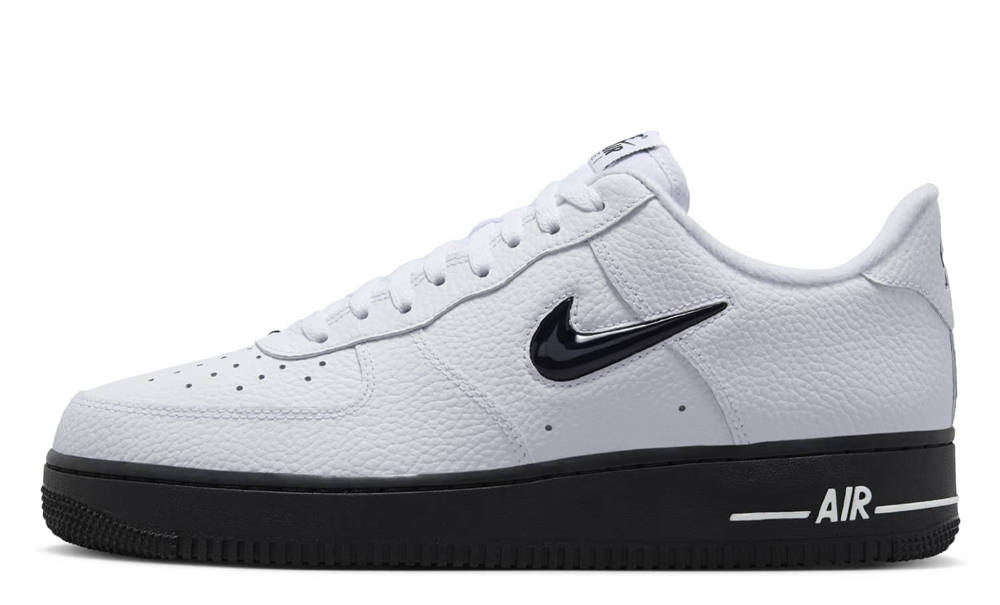 Кросівки унісекс Nike Air Force 1 07 (HQ3826-100) — фото 1