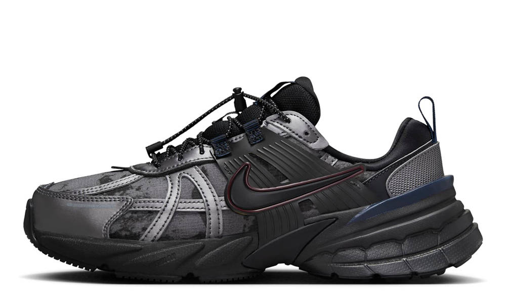 Кросівки жіночі Nike V2k Run (HQ4053-001) — фото 1