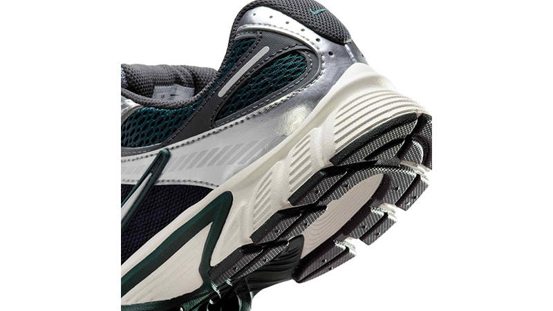 Кросівки жіночі Nike V5 Rnr (HQ7901-300) — фото 6
