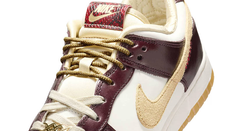 Nike Wmns Dunk Low 'Year of the Snake' — фото 4