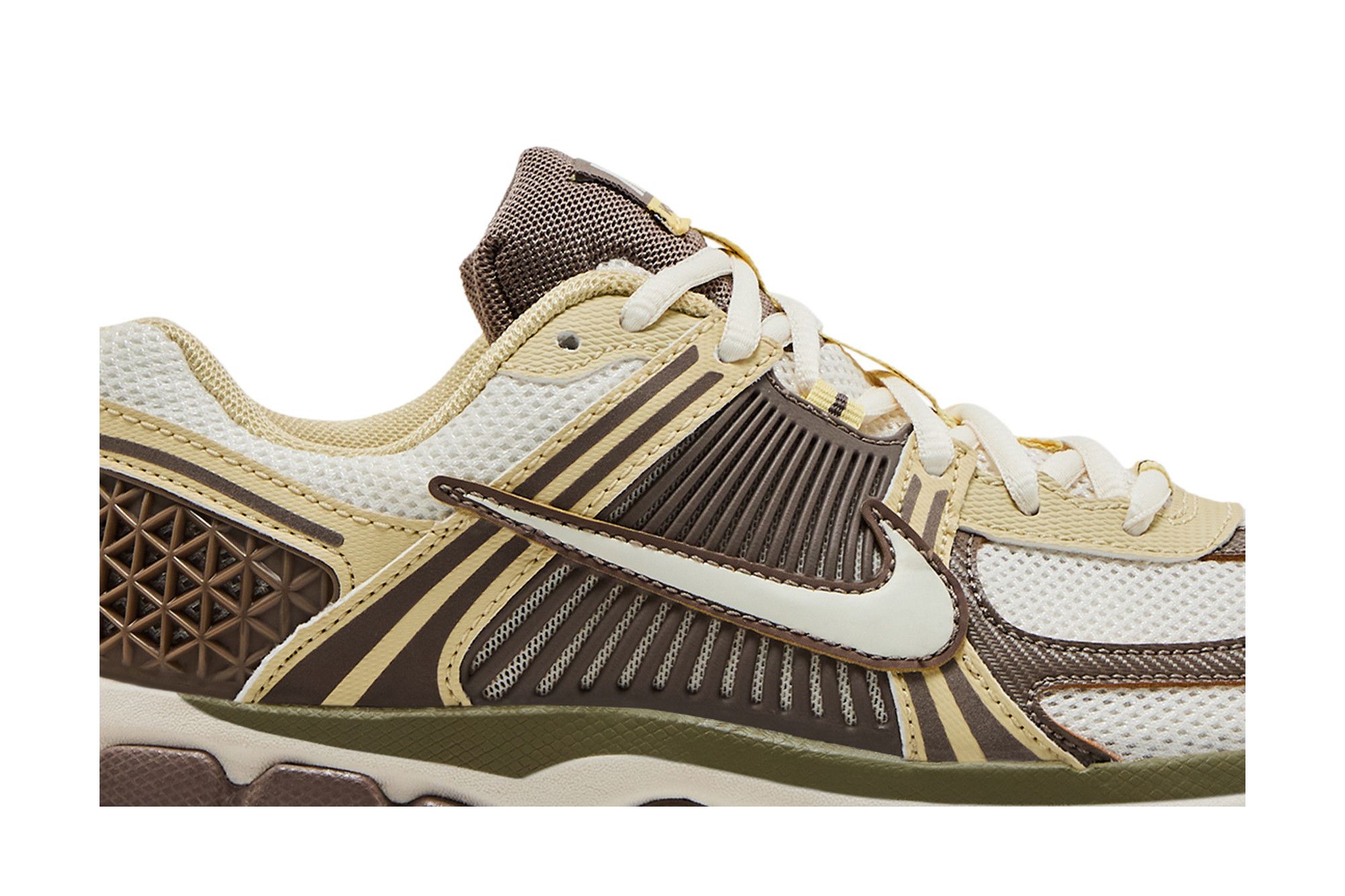 Кросівки жіночі Nike Vomero 5 GS 'Pale Ivory Mink Brown' — фото 4