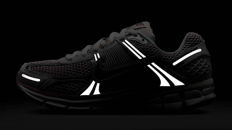 Кросівки жіночі Nike Wmns Air Zoom Vomero 5 'Chrome Platinum Violet' — фото 6