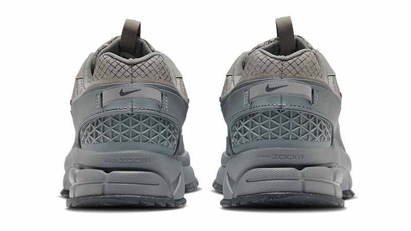 Кросівки Zoom Vomero Roam Metallic Pewter — фото 6