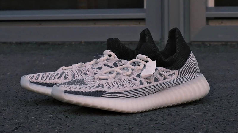 Кросівки чоловічі Adidas Yeezy Boost 350 V2 (IG9608) — фото 3
