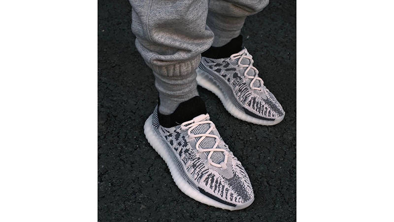 Кросівки чоловічі Adidas Yeezy Boost 350 V2 (IG9608) — фото 4