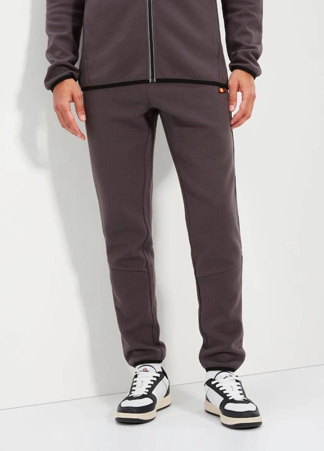 Брюки чоловічі Ellesse Speciale Track Pant (SXT19101-103) — фото 1