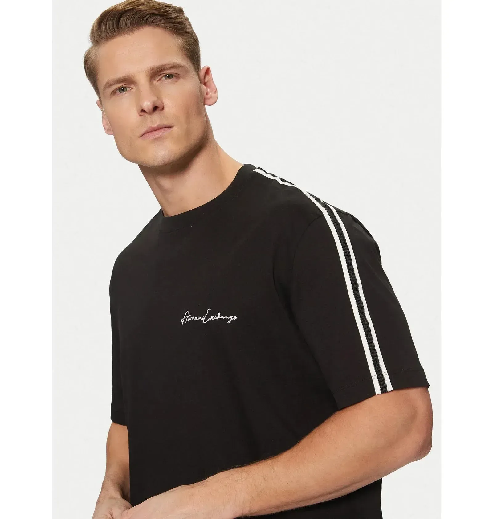 Чорна футболка ARMANI EXCHANGE — фото 8