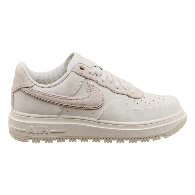 Кросівки чоловічі Nike Air Force 1 Luxe (DD9605-100) — фото 4
