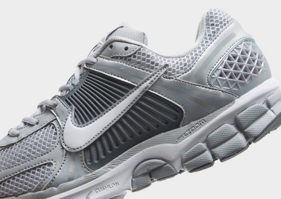 Кросівки для бігу чоловічі Nike Air Zoom Vomero 5 (FJ4151-003) — фото 5
