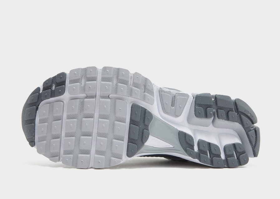 Кросівки для бігу чоловічі Nike Air Zoom Vomero 5 (FJ4151-003) — фото 7