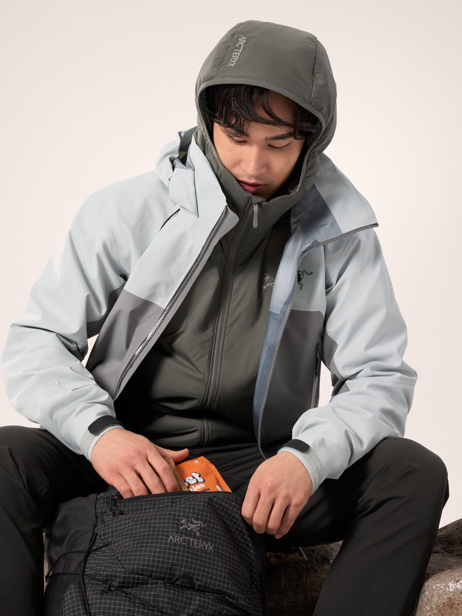 Куртка чоловіча Arc'teryx Atom Hoody Forage Grey (X00000955618) — фото 8