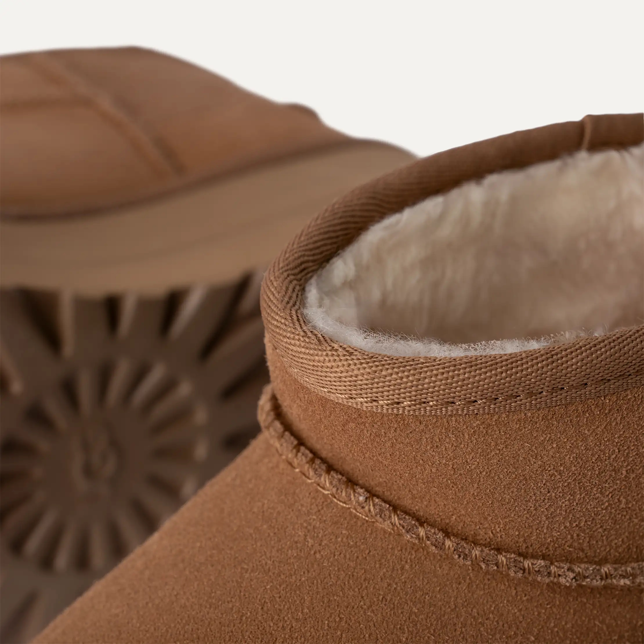 Черевики жіночі Classic Ultra Mini Platform Chestnut — фото 1