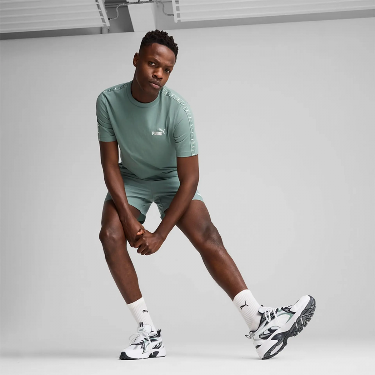 Футболка ESS TAPE Tee 68467430 Puma L Блакитний — фото 4