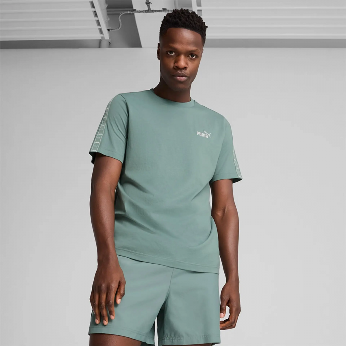 Футболка ESS TAPE Tee 68467430 Puma L Блакитний — фото 2