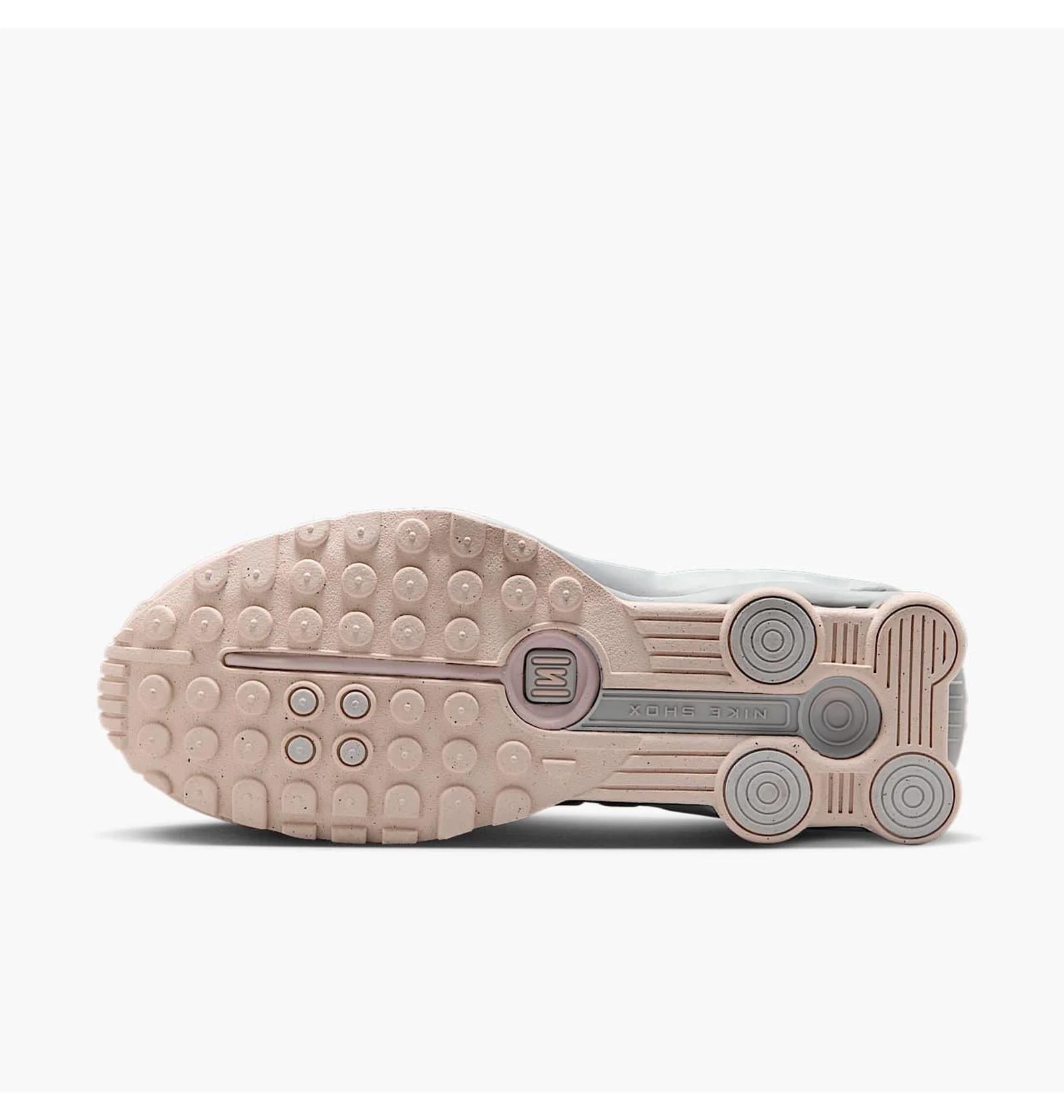 Кросівки жіночі Nike Shox R4 (AR3565-600) — фото 27