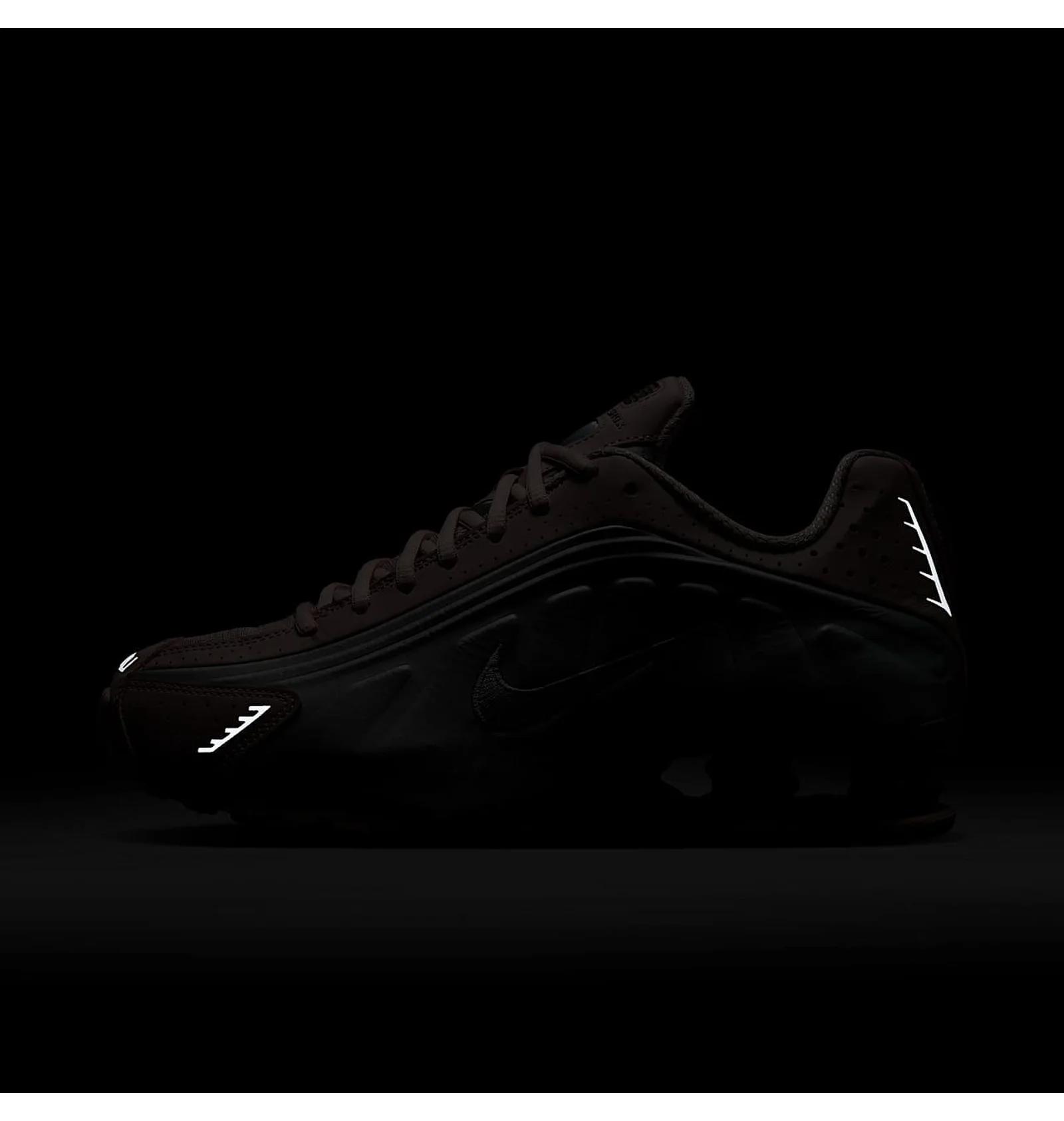 Кросівки жіночі Nike Shox R4 (AR3565-600) — фото 20