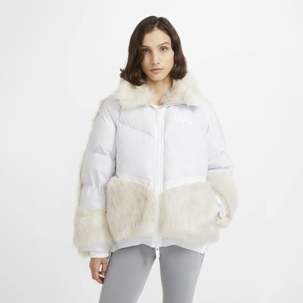 Куртка жіноча Nike Parka Down Fill Faux Fur Pure Platinum (CT3267-043) — фото 1